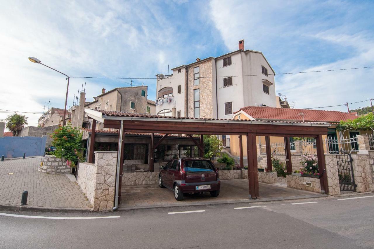 Apartment Batinica شيبينيك المظهر الخارجي الصورة